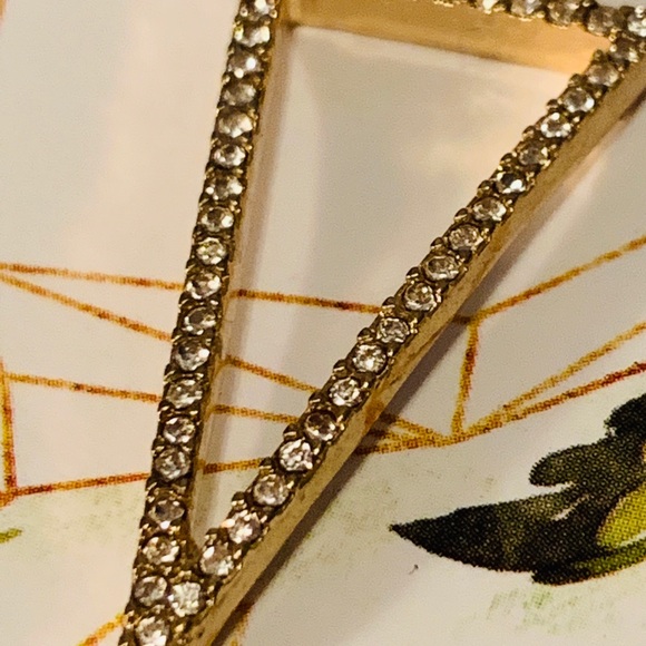 🆕 GET GEM PAVE TRIANGLE NECKLACE - Picture 4 of 6